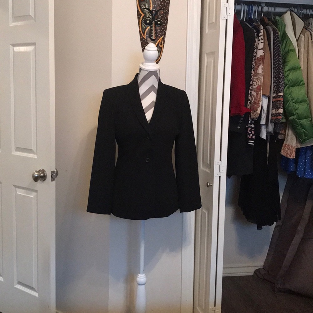 Black suit jacket. Excellent condition - Picture 5 of 5